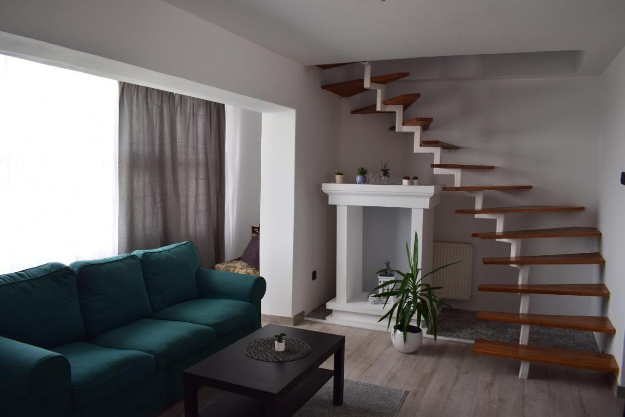 Panorama Kucko Apartment เปตช์ ภายนอก รูปภาพ